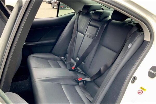 2014 Lexus IS 250 4dr Sport Sdn Auto AWD - Pre-Owned - Image 17