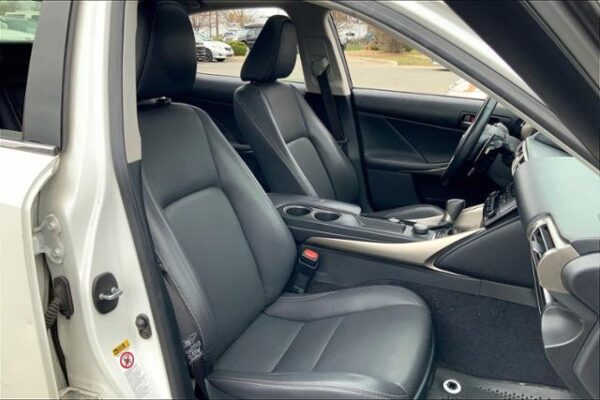 2014 Lexus IS 250 4dr Sport Sdn Auto AWD - Pre-Owned - Image 7