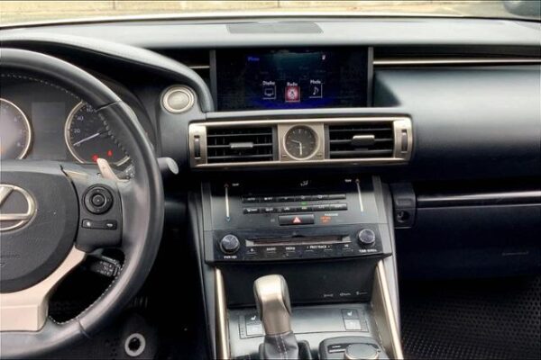 2014 Lexus IS 250 4dr Sport Sdn Auto AWD - Pre-Owned - Image 5