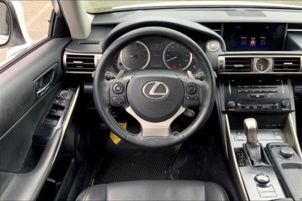 2014 Lexus IS 250 4dr Sport Sdn Auto AWD - Pre-Owned - Image 4