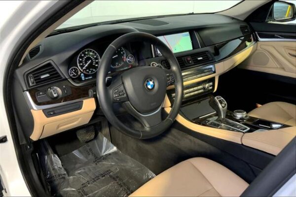 2016 BMW 5 Series 4dr Sdn 528i xDrive AWD - Pre-Owned - Image 16