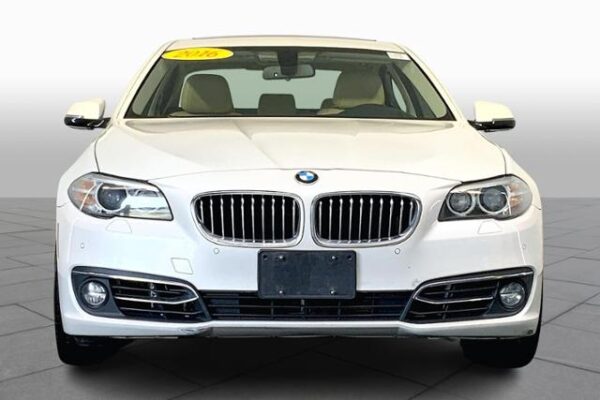 2016 BMW 5 Series 4dr Sdn 528i xDrive AWD - Pre-Owned - Image 3