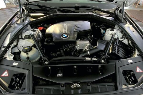 2016 BMW 5 Series 4dr Sdn 528i xDrive AWD - Pre-Owned - Image 24