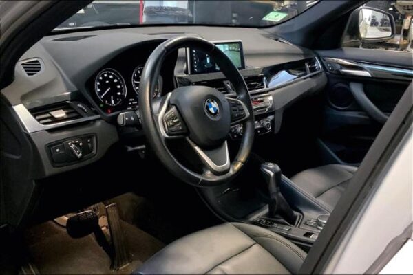 2018 BMW X1 sDrive28i Sports Activity Vehicle - Pre-Owned - Image 11