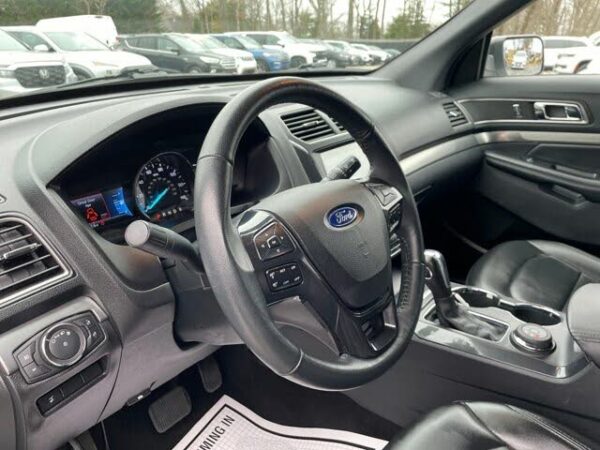 2019 Ford Explorer XLT For Sale - Image 12