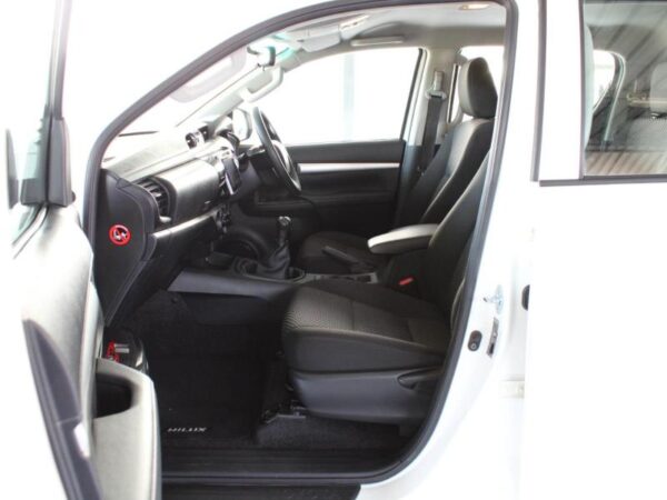 2019 Toyota Hilux 2.4GD-6 Double Cab SRX For Sale - Image 16