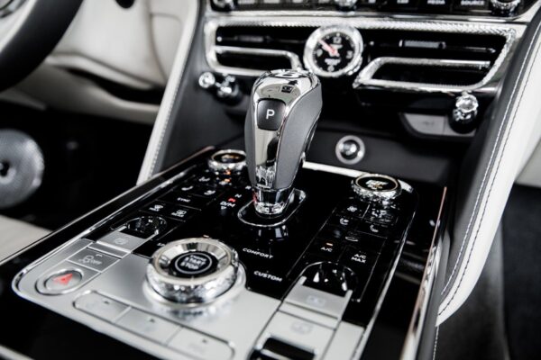 NEW 2022 BENTLEY FLYING SPUR V8 For Sale - Image 9