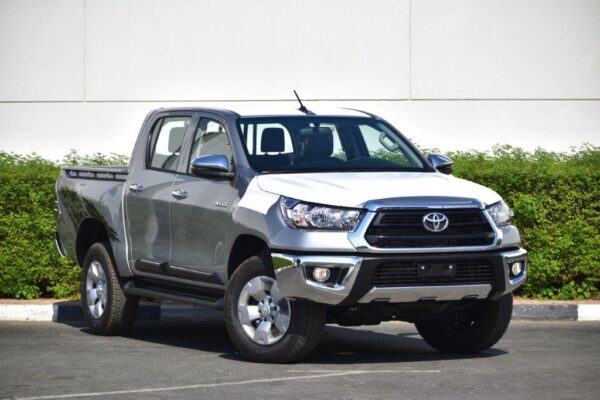 TOYOTA HILUX DC PICKUP DLX 2.4L DIESEL