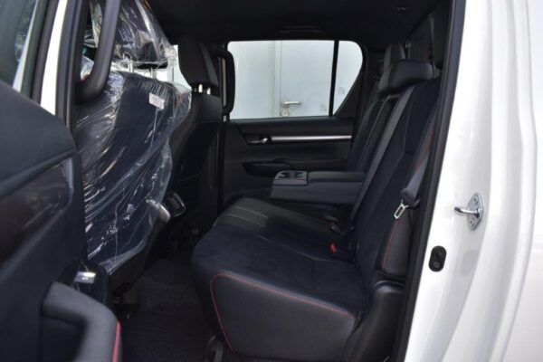 2022 TOYOTA HILUX DC PICKUP GR-SPORT 2.8L DIESEL 4WD AT - Image 5