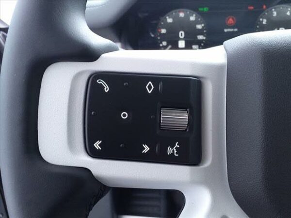 2023 Land Rover Defender SE For Sale - Image 11