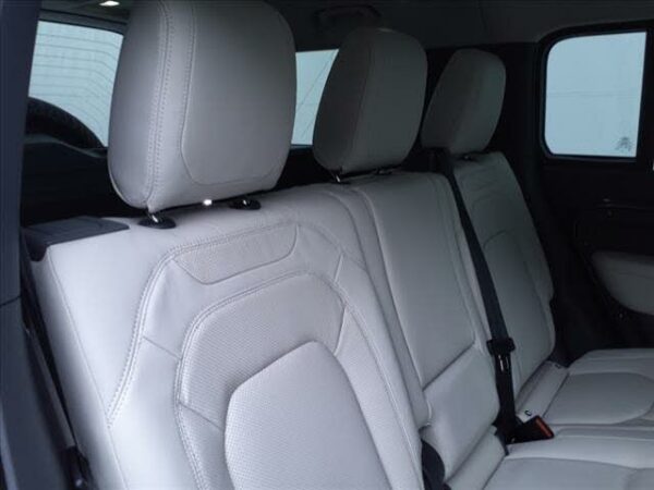 2023 Land Rover Defender SE For Sale - Image 17