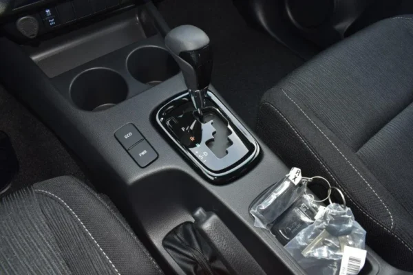 2022 TOYOTA HILUX DC PICKUP GR-SPORT 2.8L DIESEL 4WD AT - Image 6
