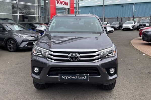 Toyota Hilux Diesel Invincible D/Cab Pick Up 2.4 D-4D - Image 12