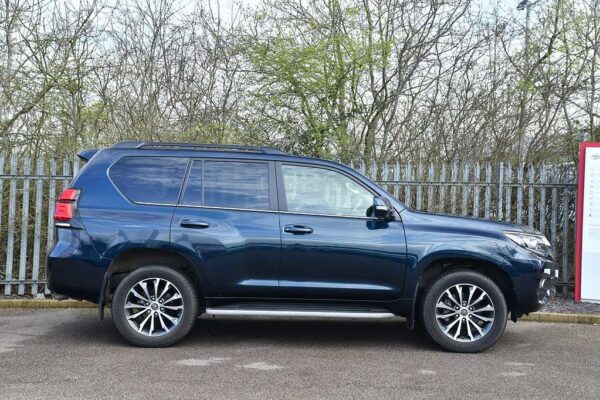 Toyota Land Cruiser Diesel Sw 2.8 D-4D Invincible Auto 7 Seats - Image 11