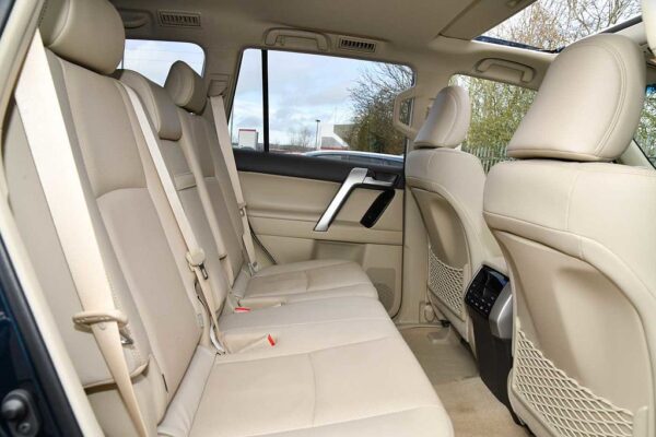 Toyota Land Cruiser Diesel Sw 2.8 D-4D Invincible Auto 7 Seats - Image 6