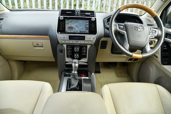 Toyota Land Cruiser Diesel Sw 2.8 D-4D Invincible Auto 7 Seats - Image 3