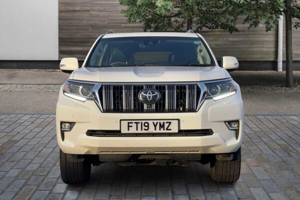 Toyota Land Cruiser 2.8 D-4D 204 Invincible 5dr Auto 7 Seats with Sunroof - Image 11