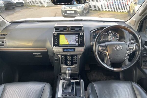 Toyota Land Cruiser 2.8 D-4D 204 Invincible 5dr Auto 7 Seats with Sunroof - Image 3