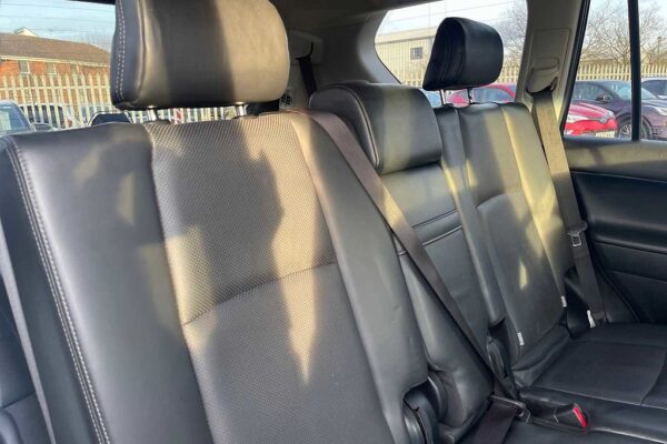 Toyota Land Cruiser 2.8 D-4D 204 Invincible 5dr Auto 7 Seats with Sunroof - Image 9