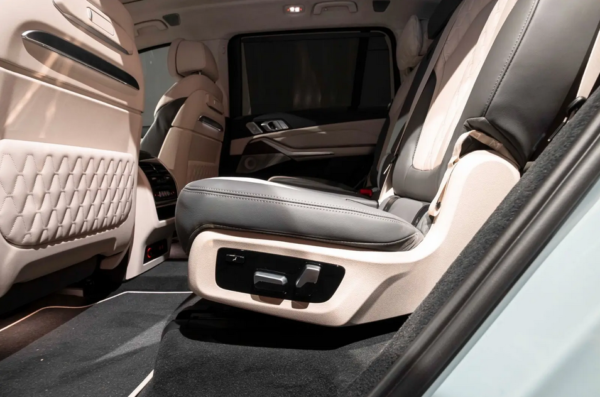 2023 X7 M60i SUV Authentic Car Right Hand Drive Vehicle - Image 4