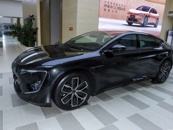 2025 Avatr 12 220Km/h High Safety Performance 705Km Range Awd Electric Car - Image 5