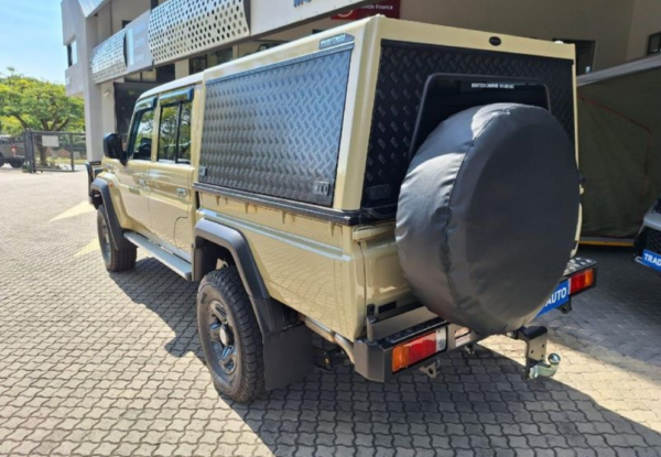 2025 Toyota Land Cruiser 79 2.8 GD-6 Auto Double-Cab - Image 17
