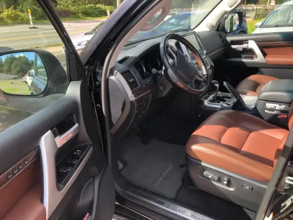 Toyota Land Cruiser 200 - Image 11