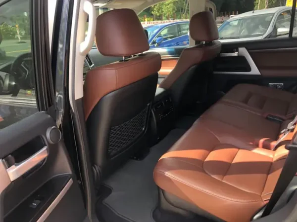 Toyota Land Cruiser 200 - Image 10