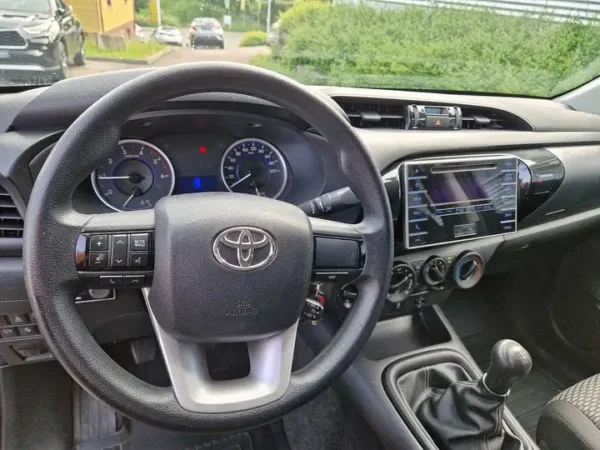 Toyota Hilux D-4D 4x4 Double Cab Duty - Image 7