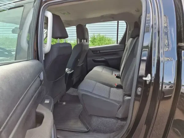 Toyota Hilux D-4D 4x4 Double Cab Duty - Image 6
