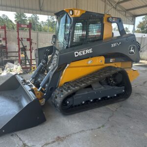 John Deere 331p